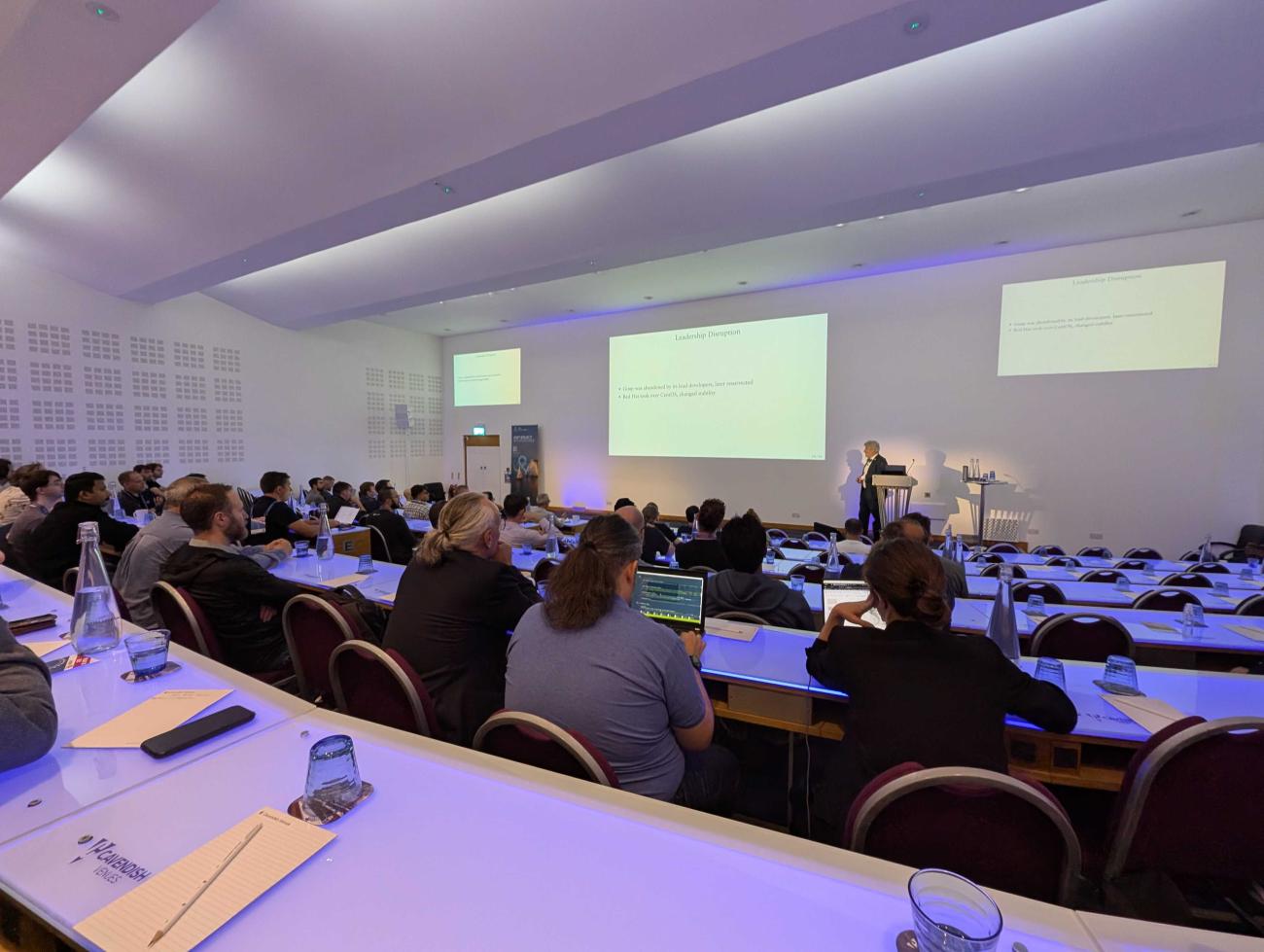 Overview of the room during Bruce Momjian's talk