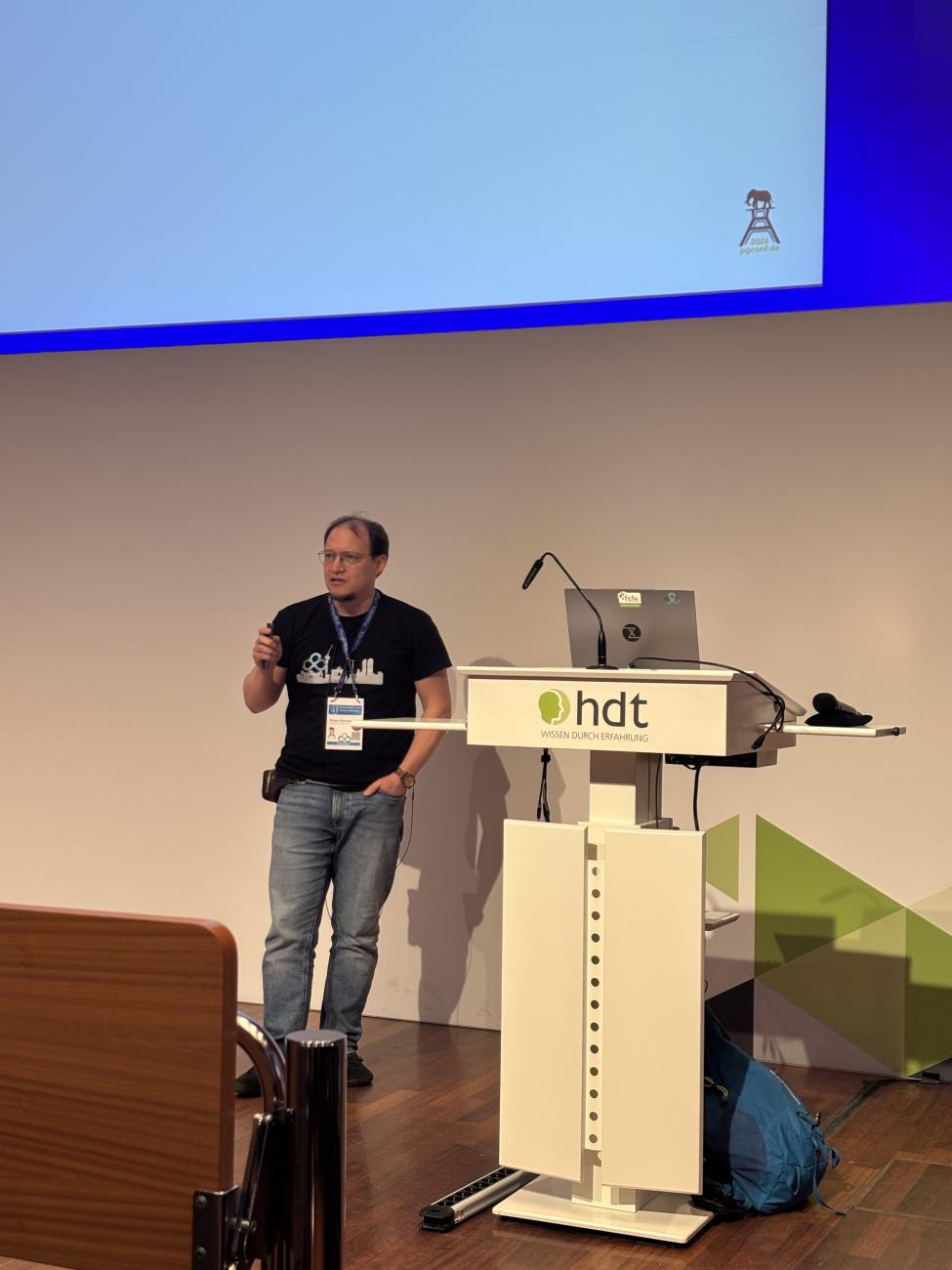 Alvaro Herrera speaking at PGConf DE