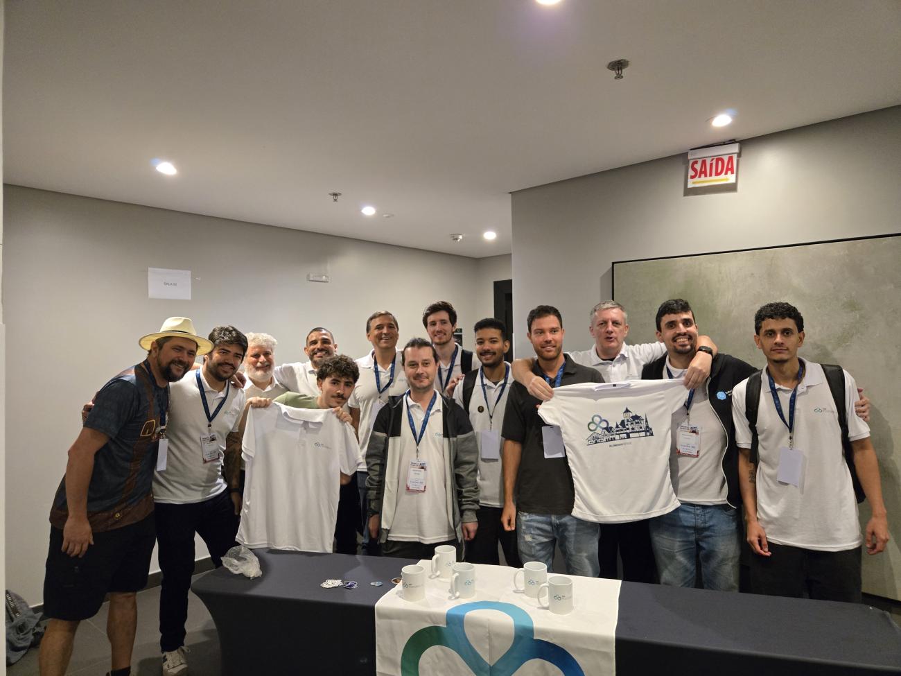 Group photo at PGConf Brasil
